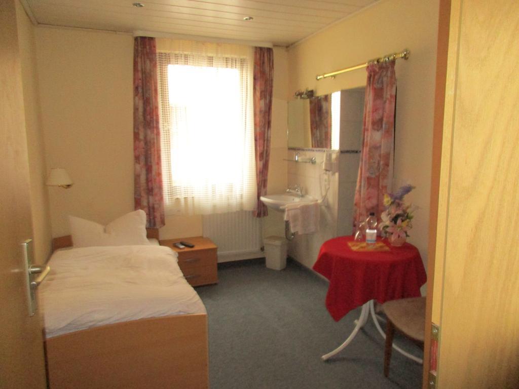 Weimer Hotel Weinaehr Экстерьер фото